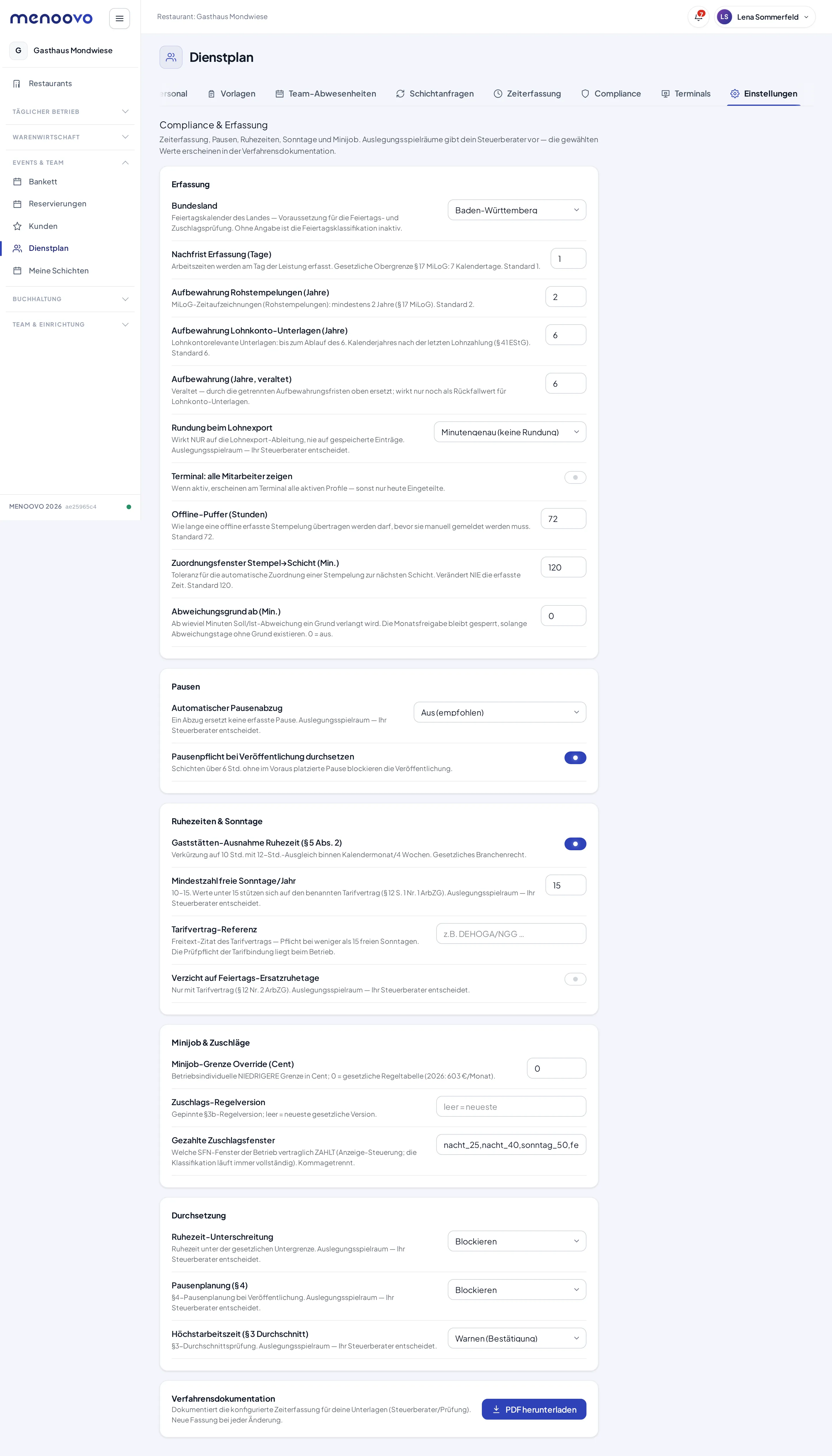 Der Reiter Einstellungen mit den Gruppen Erfassung, Pausen, Ruhezeiten & Sonntage, Minijob & Zuschläge und Durchsetzung